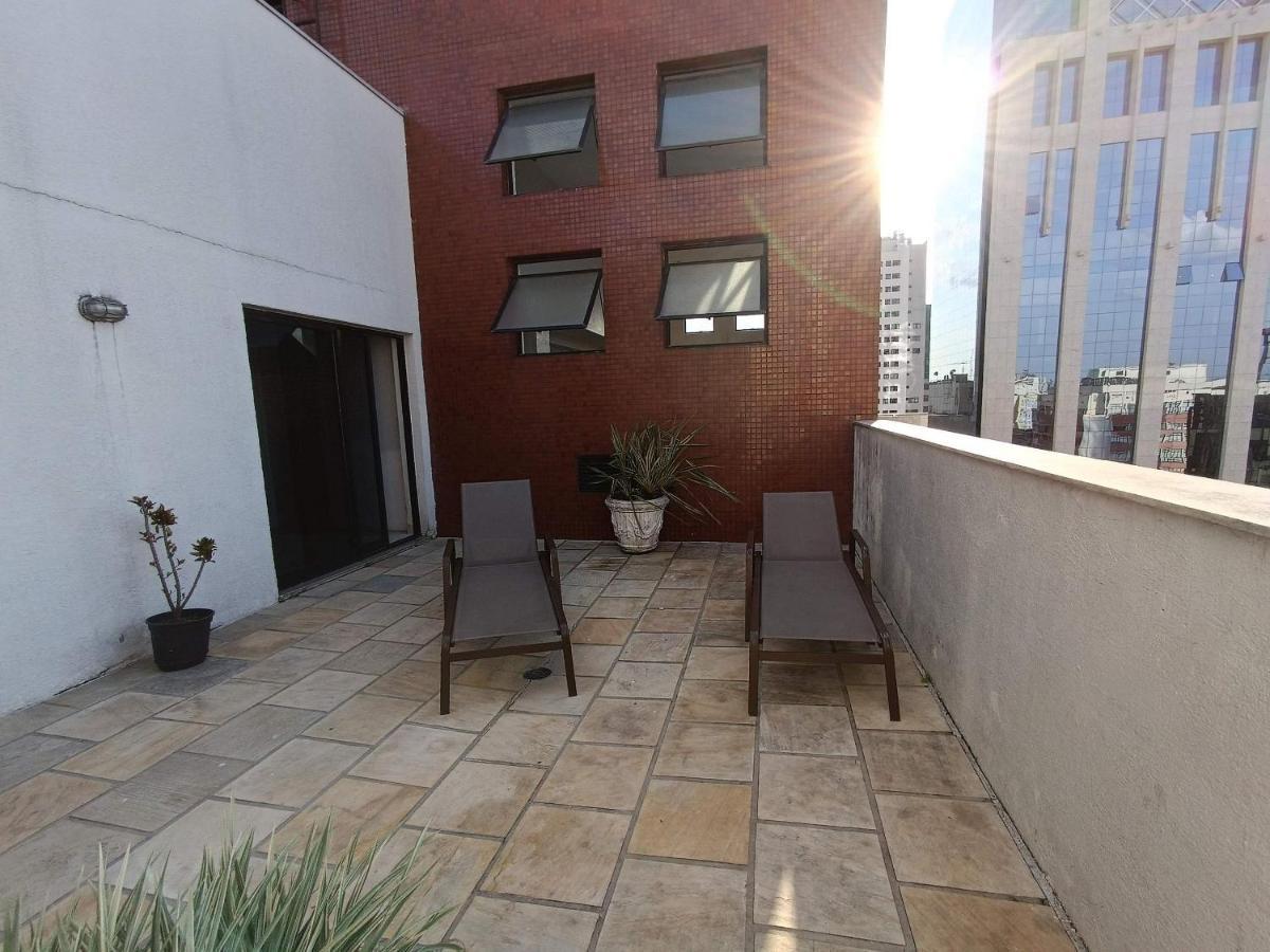 Apto-flat Excelente Localizacao Centro-batel - Somente Familiares Apartment