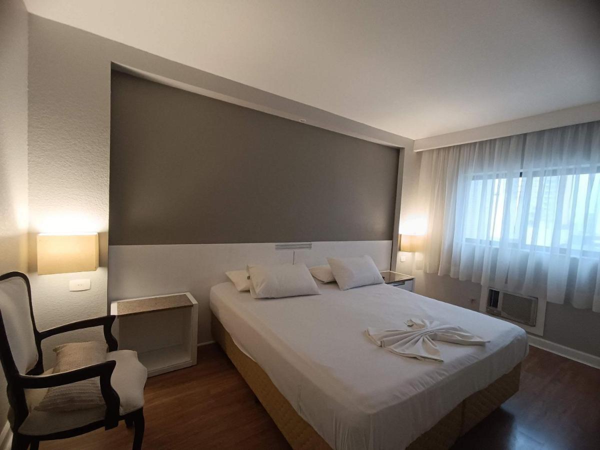 Apto-flat Excelente Localizacao Centro-batel - Somente Familiares Apartment