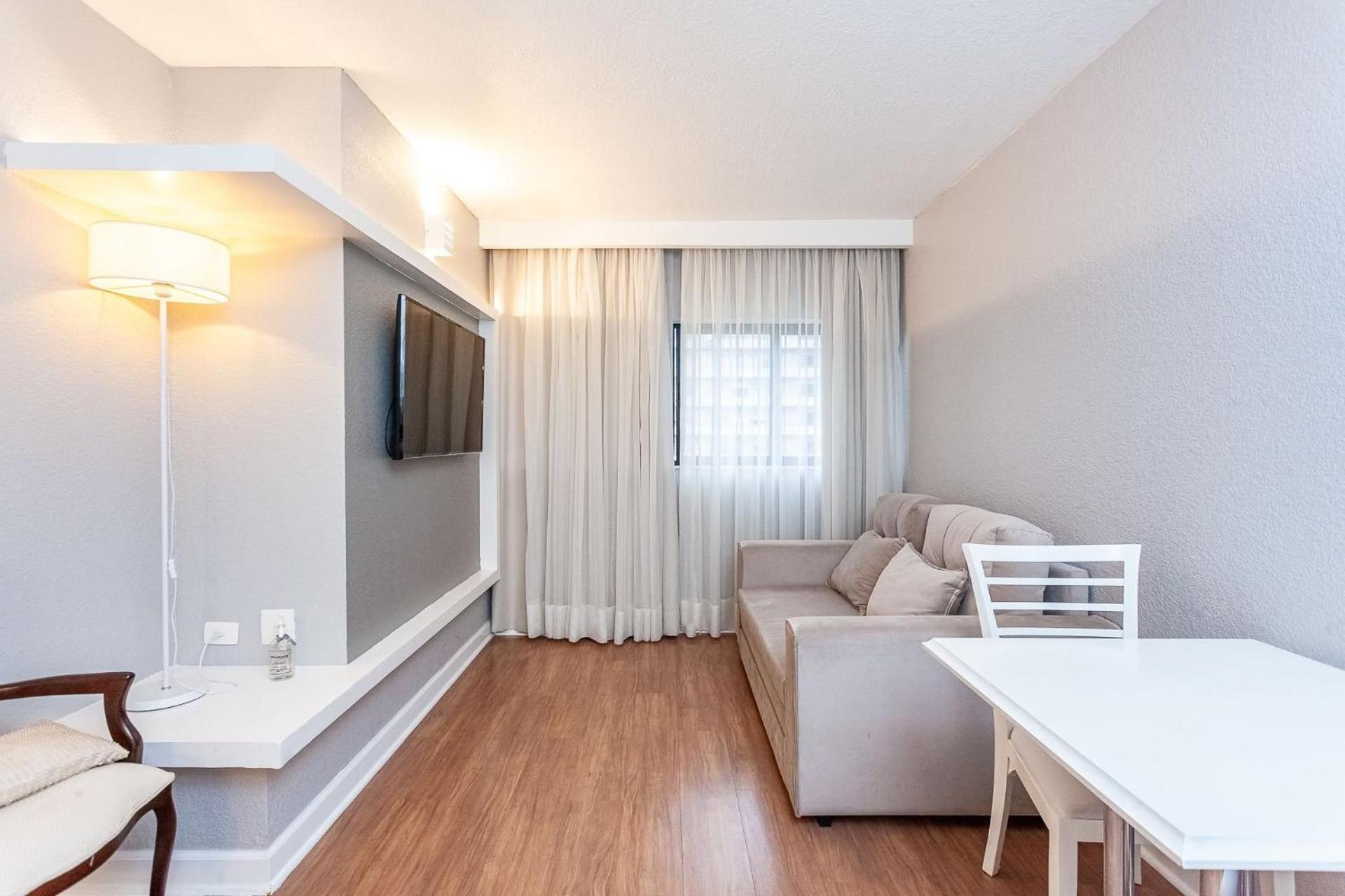 Apto-flat Excelente Localizacao Centro-batel - Somente Familiares Apartment Curitiba
