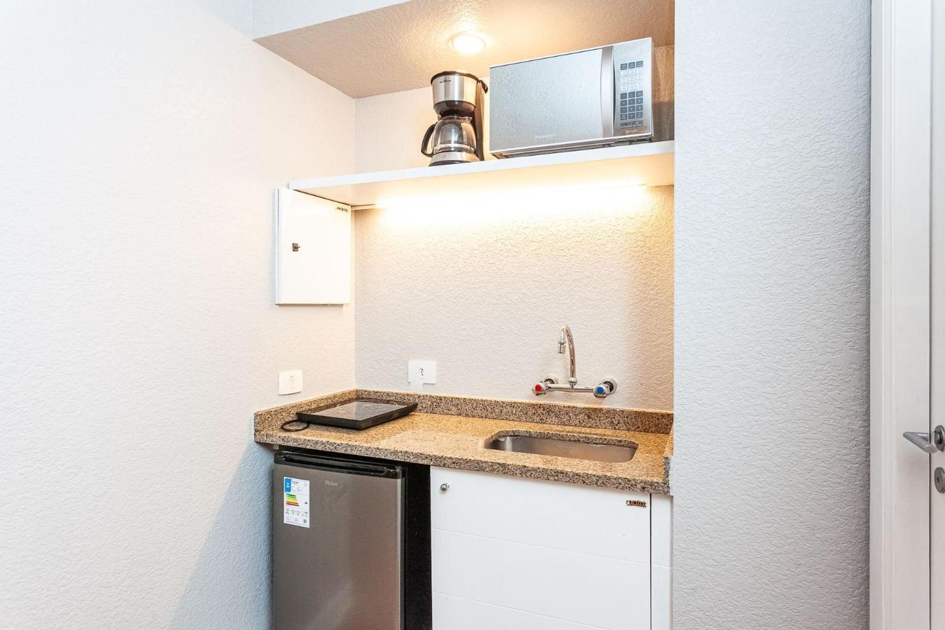 Apto-flat Excelente Localizacao Centro-batel - Somente Familiares Apartment *