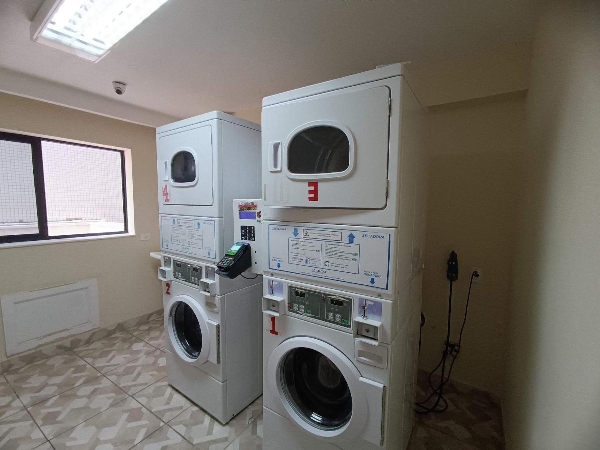 Apto-flat Excelente Localizacao Centro-batel - Somente Familiares Apartment *