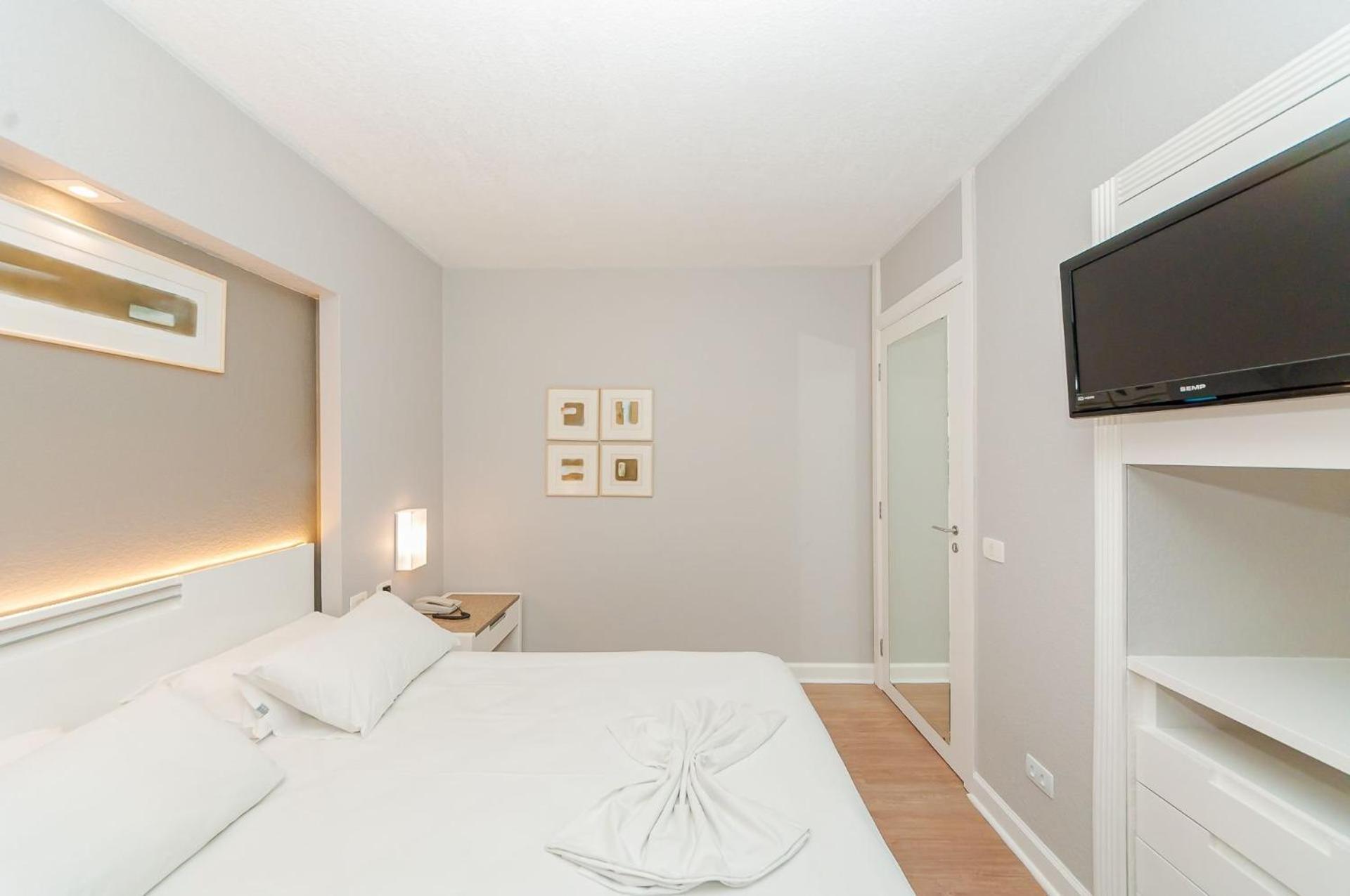 Apartment Apto-flat Excelente Localizacao Centro-batel - Somente Familiares Curitiba