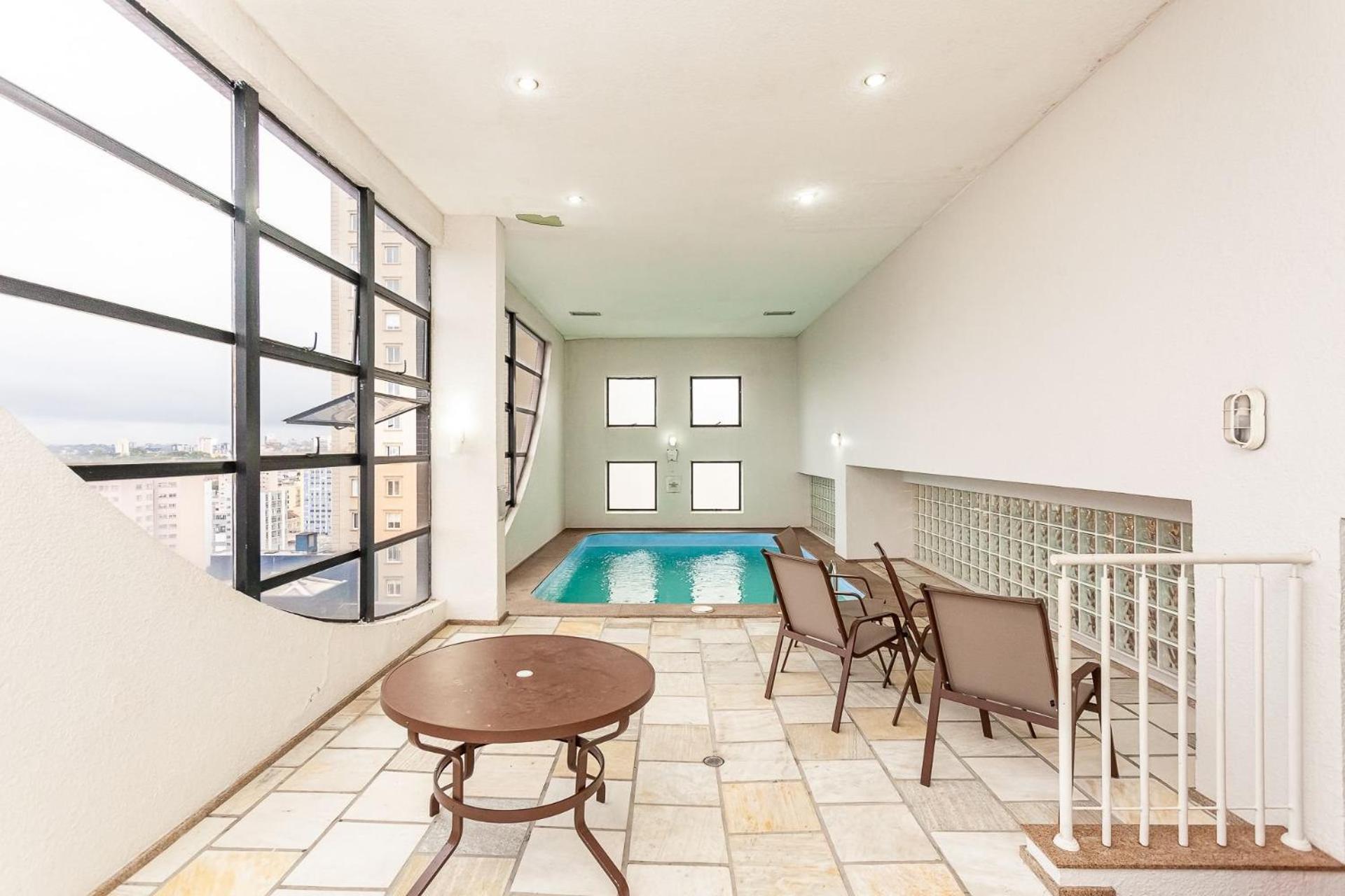 Apto-flat Excelente Localizacao Centro-batel - Somente Familiares Apartment *
